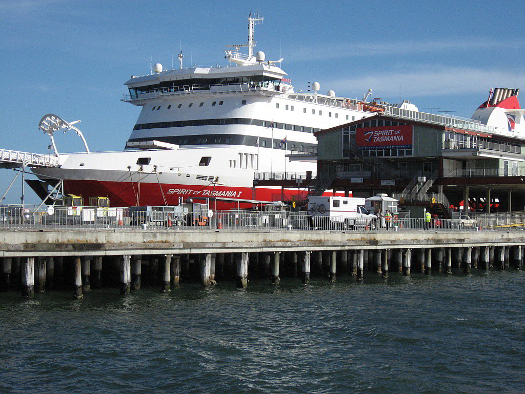 Port Melbourne Station Pier